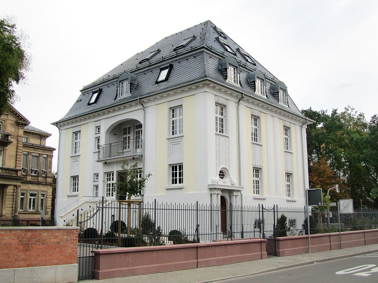 Villa Köbling, Speyer – Türen und Fenster